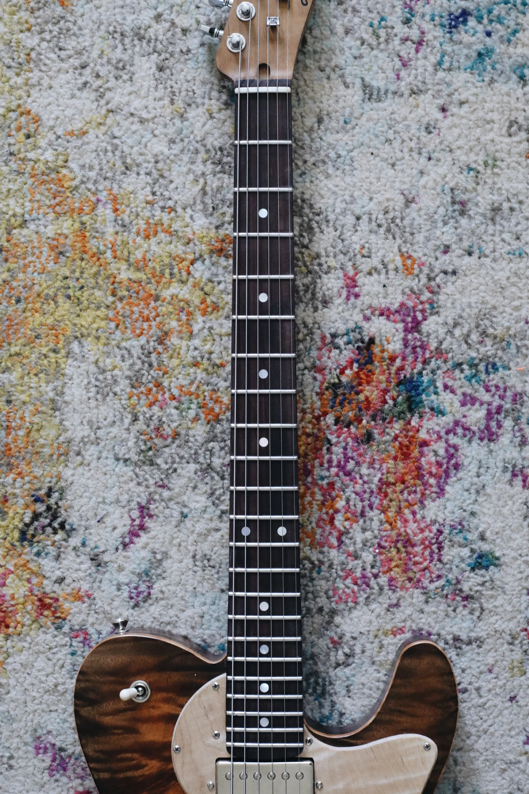 Clarus | Honey Burst — detail